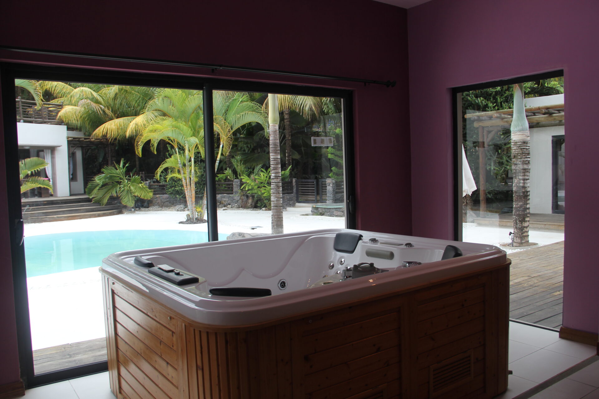 JACUZZI